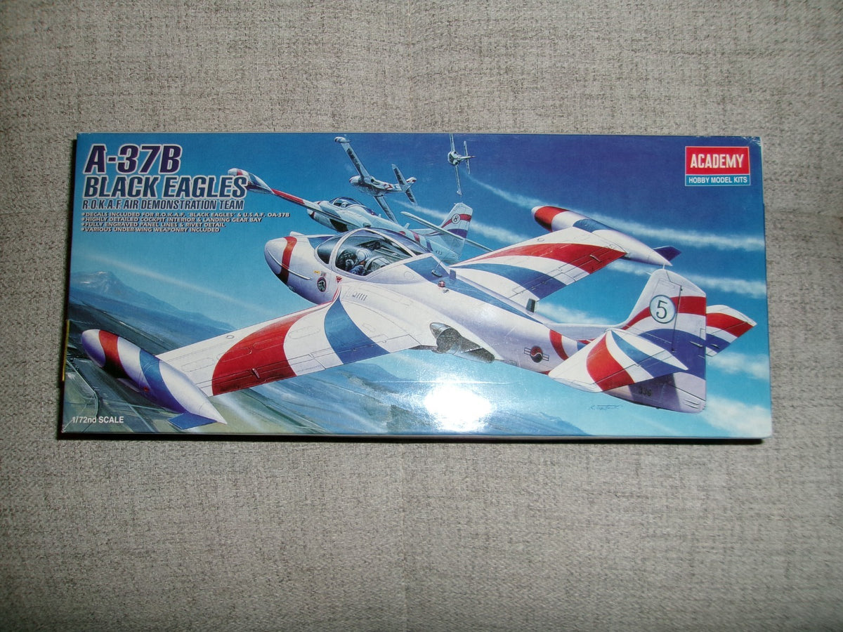 Academy A-37B Black Eagles Air Demonstration Team 1/72 #1672 Plastic Model