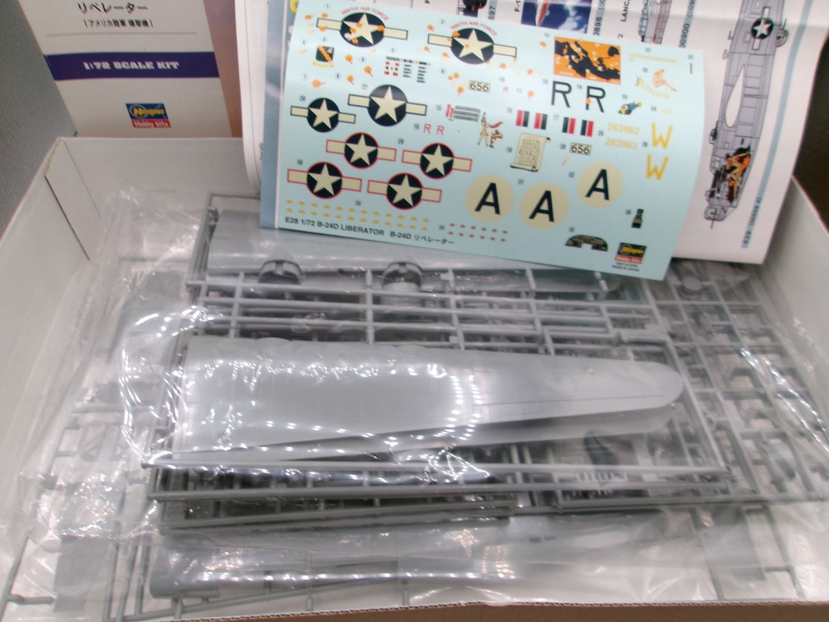 Hasegawa B-24D Liberator 1/72 #E28 00558 Plane Model