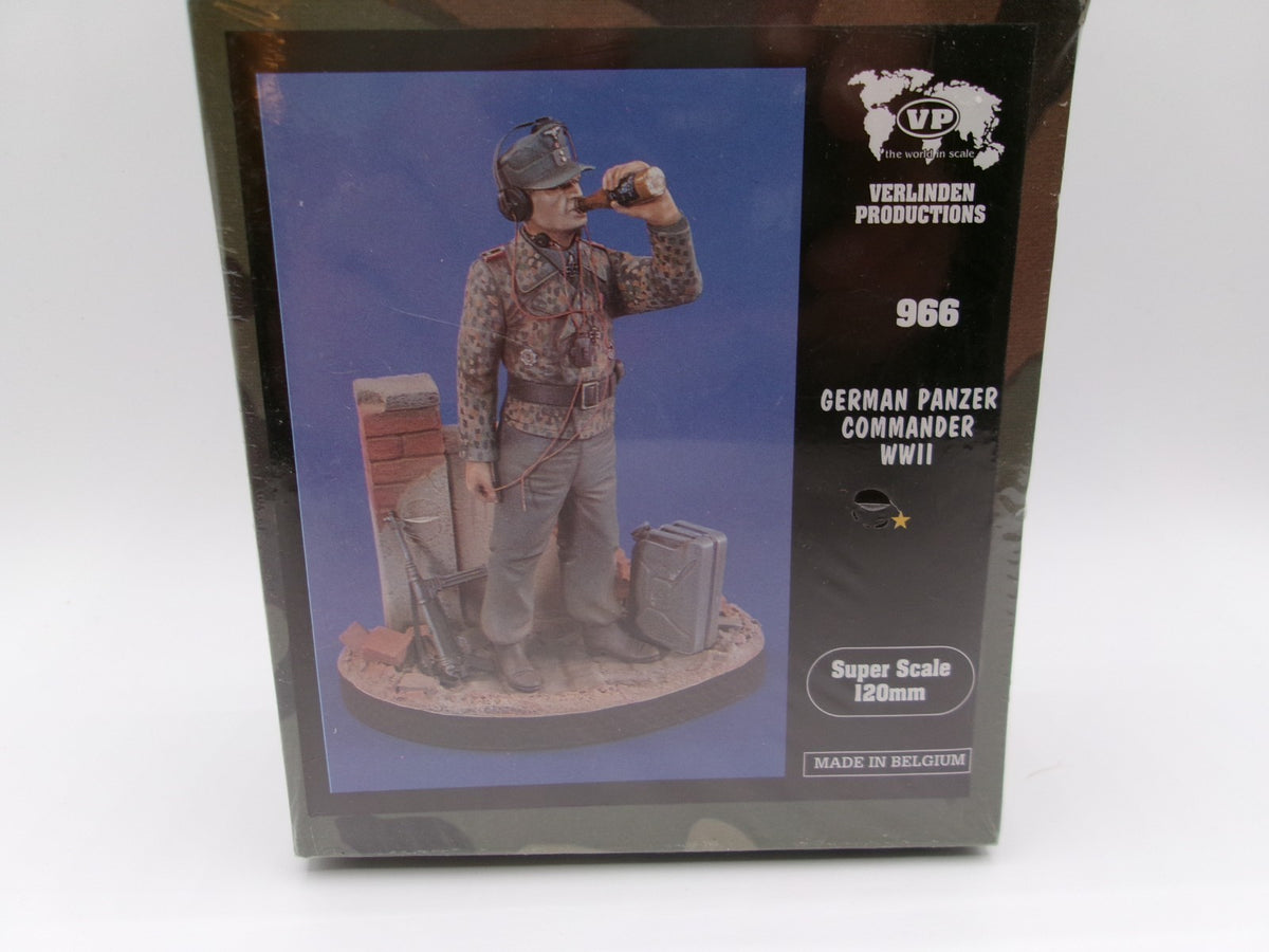 Verlinden Productions German Panzer Commander WWII Super Scale 120mm #966
