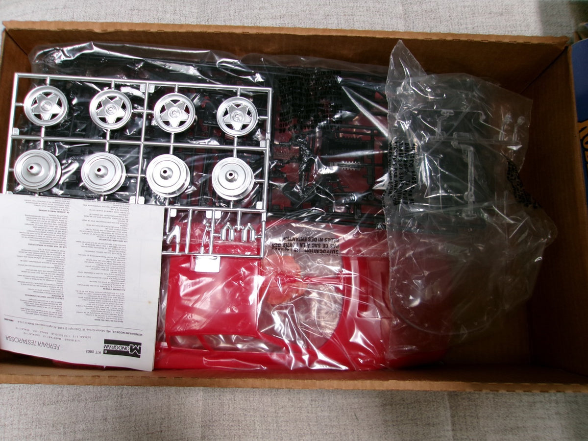 Monogram Ferrari Testarossa 1/12 #2803