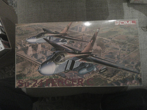 DML SU-24 Fencer C 1/72  #2503 Plane Model
