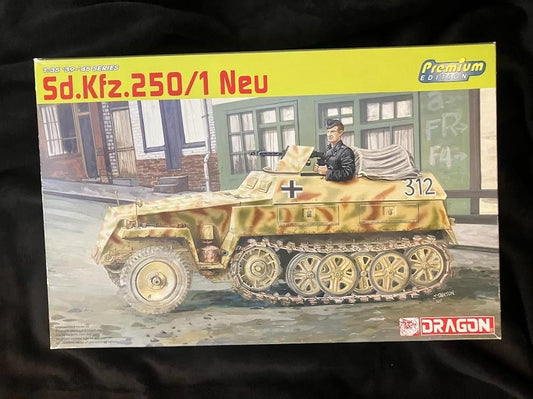 Dragon Sd.Kfz.250/1 Neu Model Kit 1/35 #6427