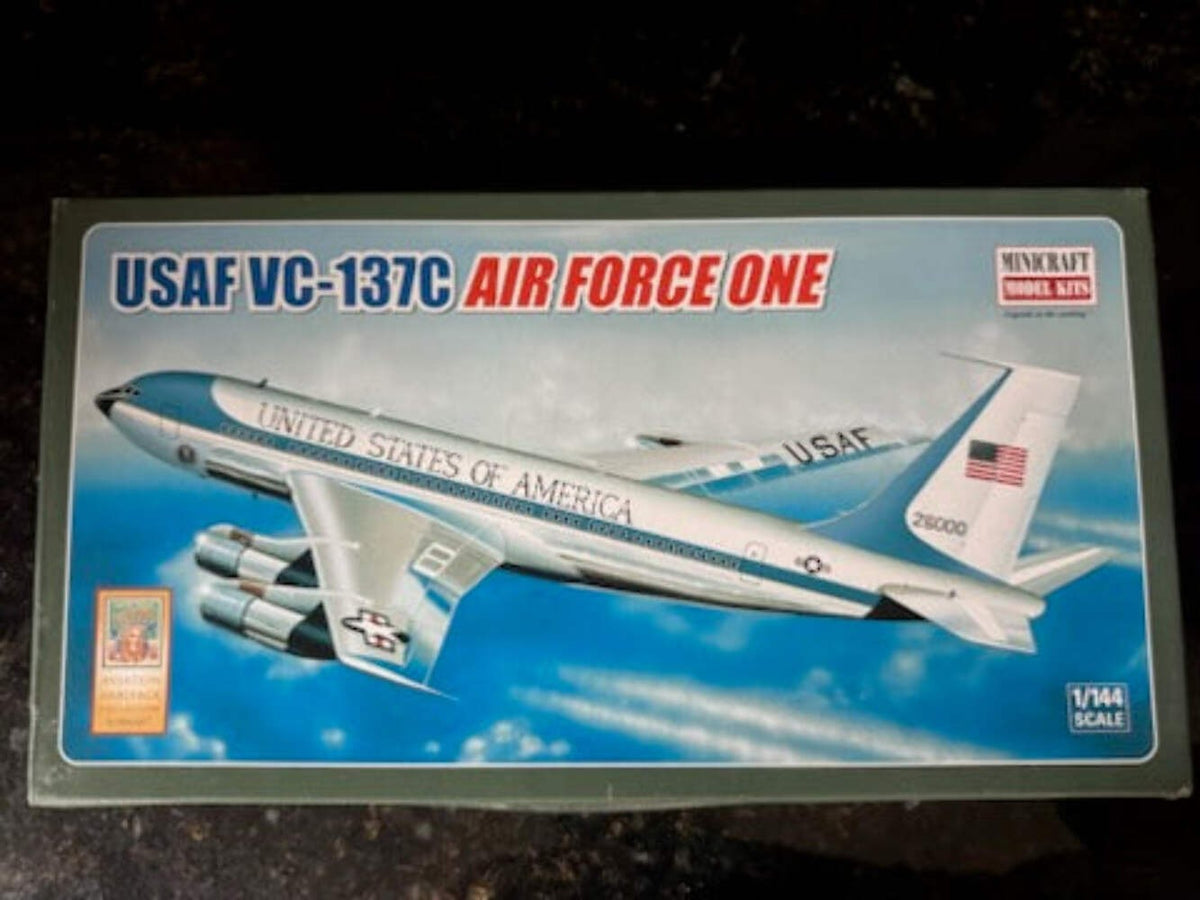 Minicraft USAF VC-137C Air Force One  Model Kit 1/144 #14457