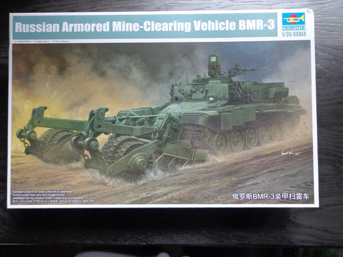 Trumpeter Russian Armored Mine Clearing Vehicle BMR 3 1/35 #09552 Tank Model!