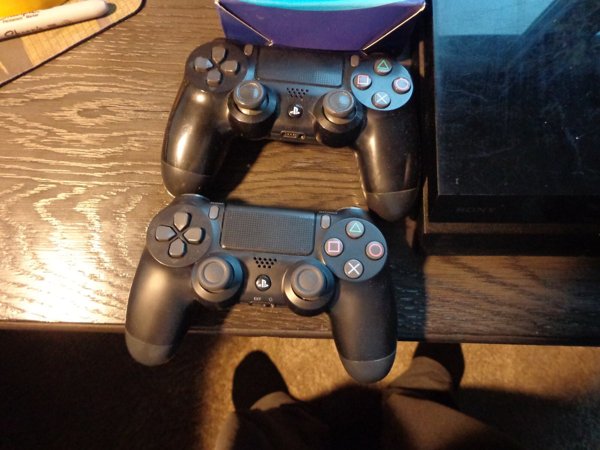 Sony PlayStation 4 500GB Console - Complete w/ Controllers & 11 Games COD