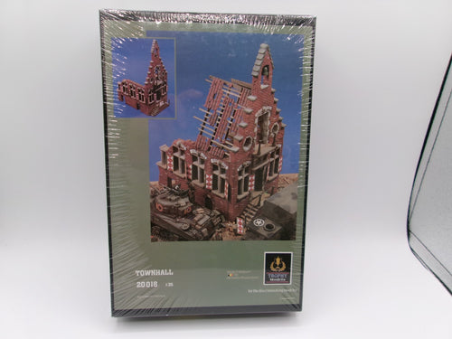 Trophy Models Townhall   1/35 #20018