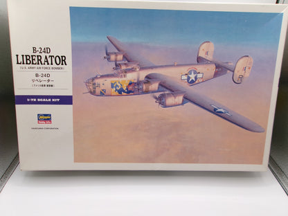 Hasegawa B-24D Liberator  1/72 #E28 00558 Plane Model