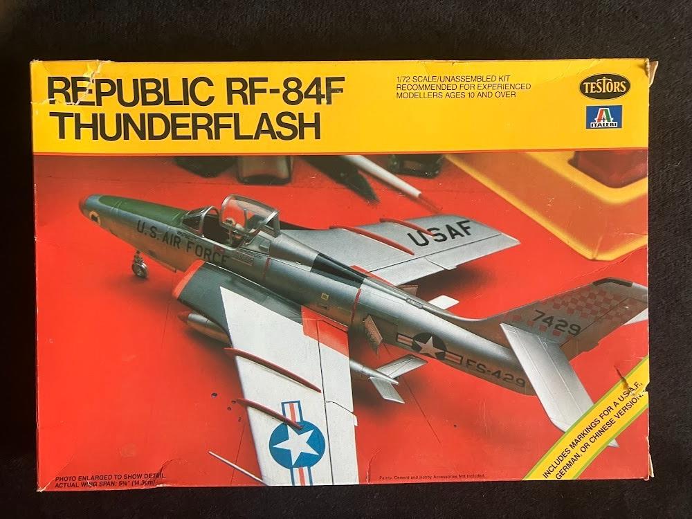 Testors - Italeri Republic RF-84F Thunderflash Model Kit 1/72 #876