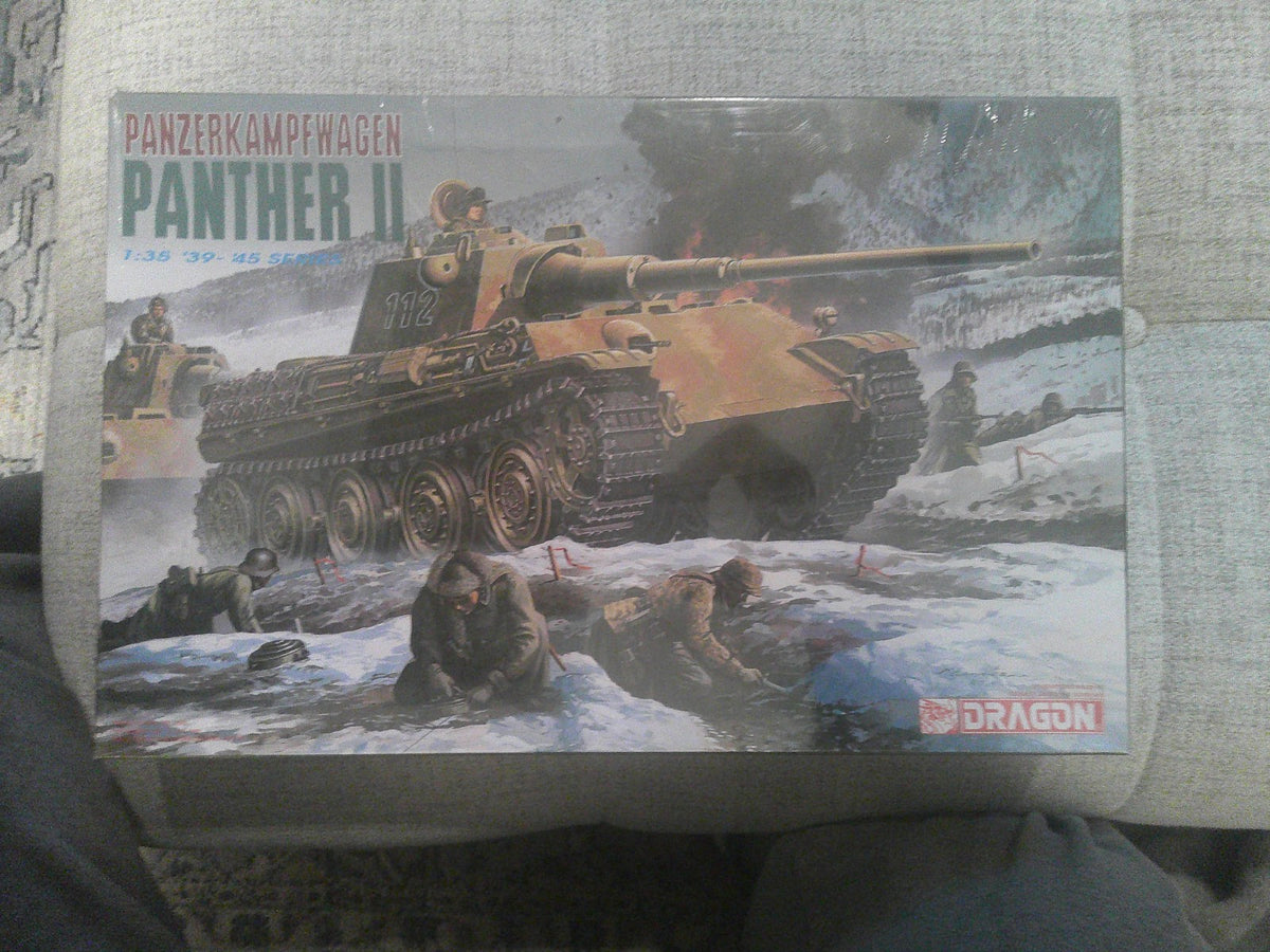 Dragon Panzerkampfwagen Panther II 1/35 #6027  Factory Sealed Model