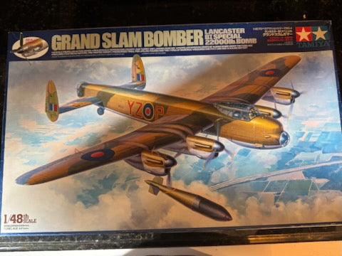 Tamiya Grand Slam Bomber Lancaster BI Special #61504 1/48